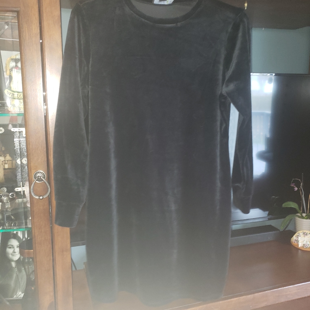 Black velvet dress
